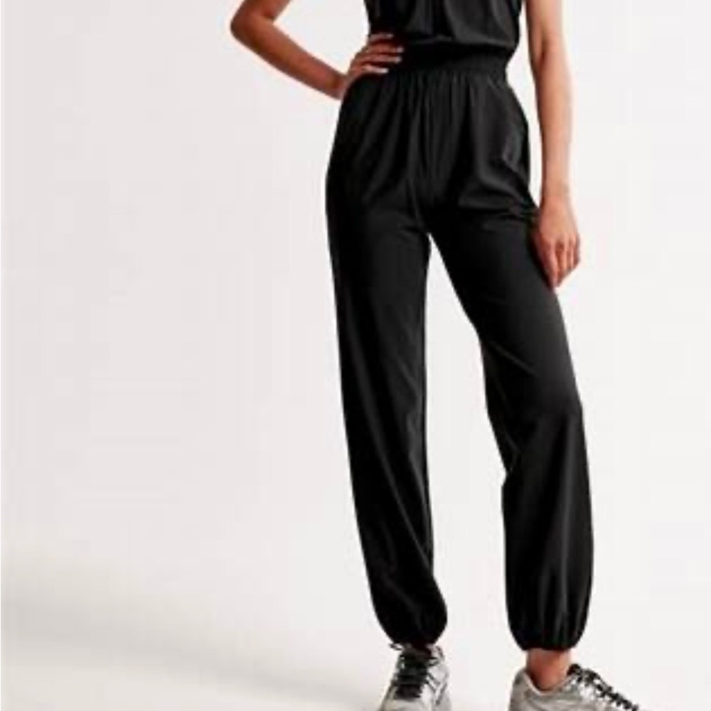 Navy blue Abercrombie and Fitch traveler Jumpsuit